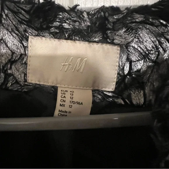 H&M Black & Silver Shimmer Faux Fur Textured Open-Front Jacket Size 12 NWOT - Picture 2 of 5